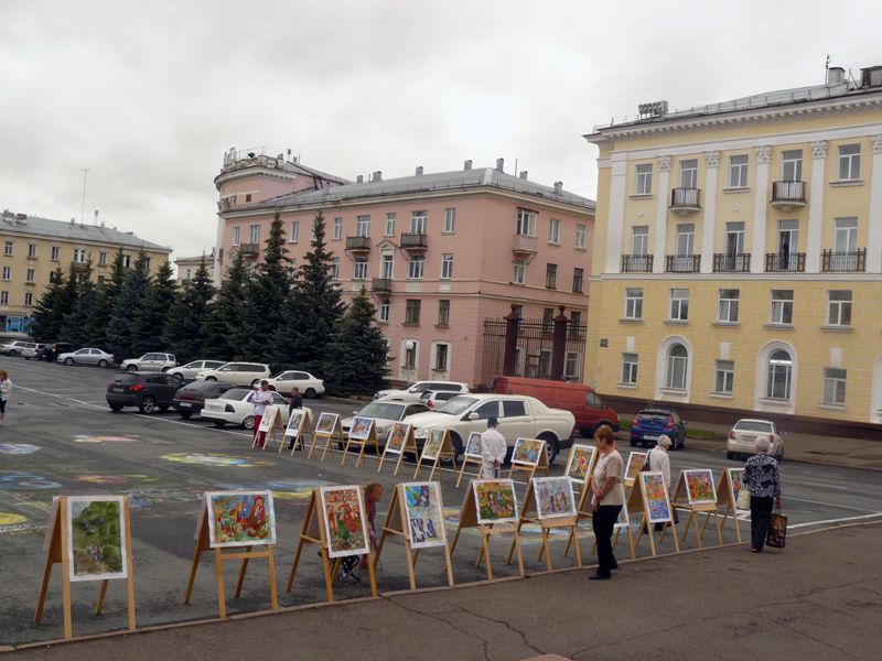 Выставка на площади